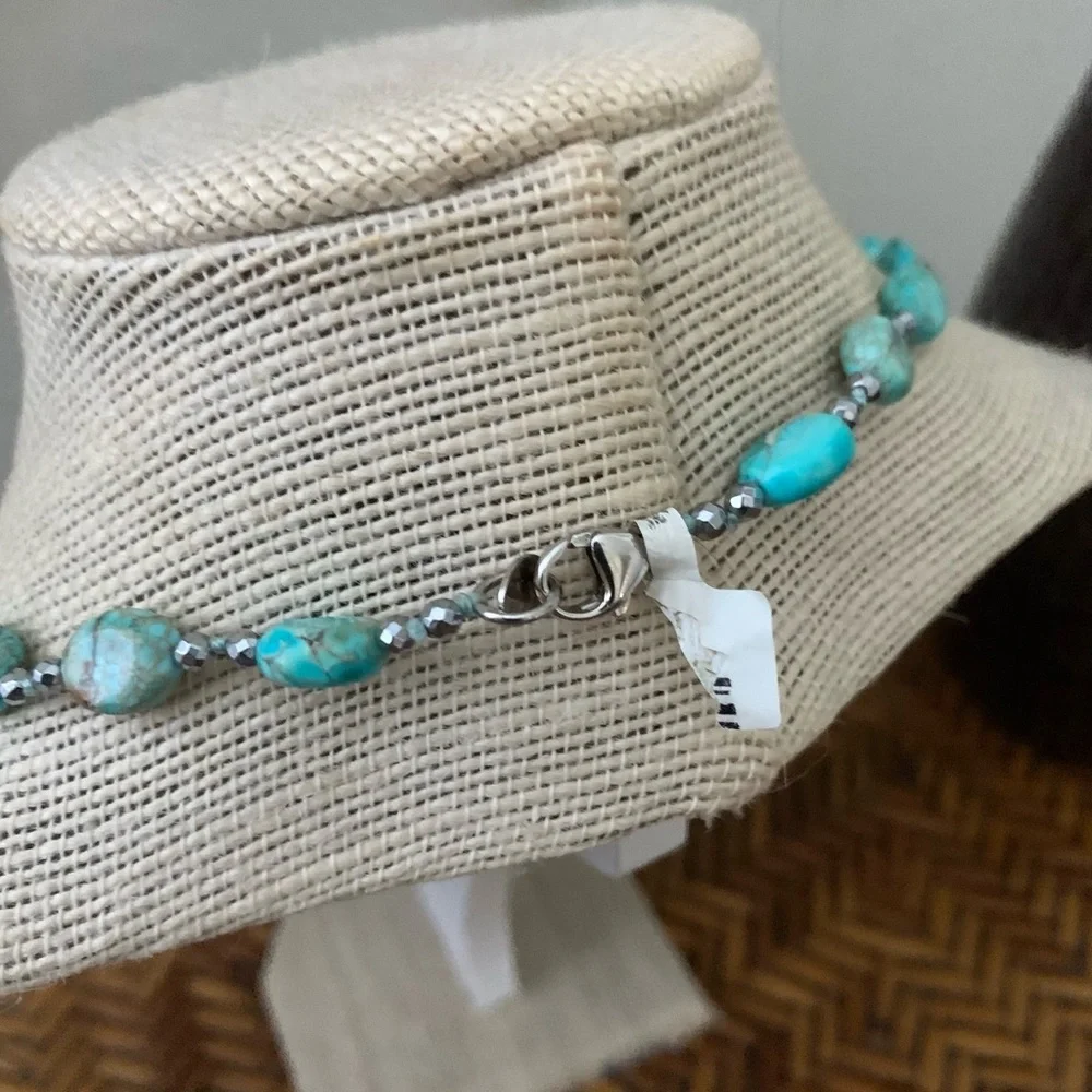 NWT Torquise Stone and Silver Beaded Necklace - Picture 8 of 8